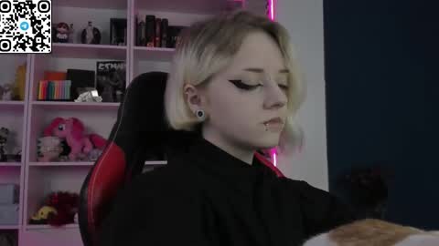 holy_mistresss online show from February 17, 9:41 am