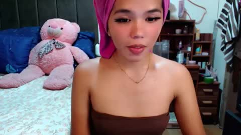 MOLLY online show from March 23, 7:57 am