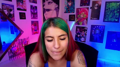 Snapshot of holyeva chatting on January 31, 10:10 pm online show from January 31, 10:10 pm