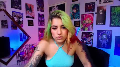 Snapshot of holyeva chatting on February 9, 3:01 pm online show from February 9, 3:01 pm