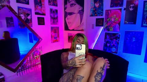 Snapshot of holyeva chatting on February 4, 11:59 pm online show from February 4, 11:59 pm