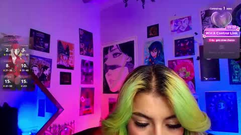Snapshot of holyeva chatting on February 13, 12:24 am online show from February 13, 12:24 am