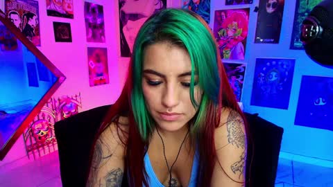 Snapshot of holyeva chatting on January 28, 3:25 am online show from January 28, 3:25 am