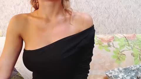 HolyJulie online show from September 10, 11:00 am