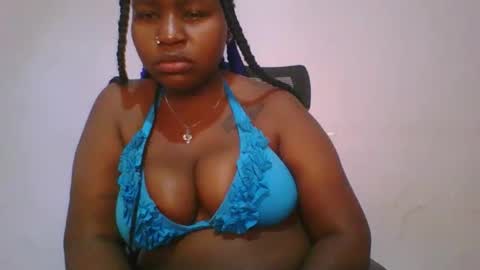 honey_beb online show from November 3, 6:36 am
