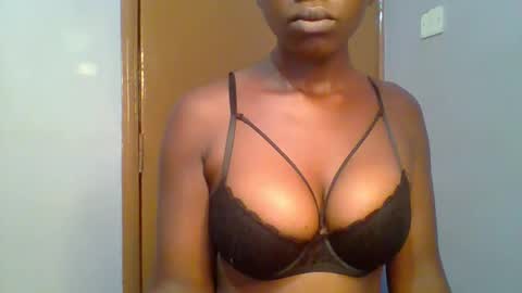 honey_beb online show from February 20, 7:34 am
