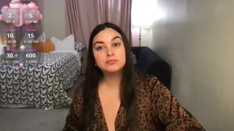 Snapshot of honey_tia chatting on October 20, 4:17 am Tia online show from October 20, 4:17 am