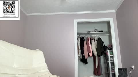 belle brunette online show from April 7, 12:40 pm