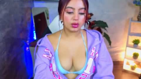 HoneyBonee online show from July 23, 8:12 am
