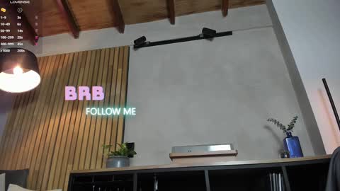 Sofia independent model online show from March 8, 11:27 am