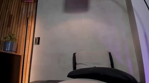 Sofia independent model online show from September 10, 11:22 am