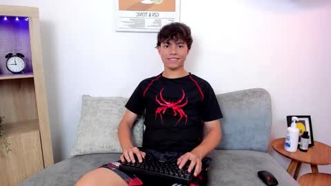 honeymoon_sariel online show from November 18, 8:23 pm