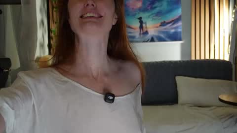 Snapshot of honeyumtoast chatting on October 10, 3:12 am Noelle online show from October 10, 3:12 am