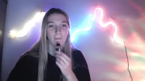 honeyveil online show from March 18, 5:52 pm