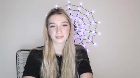 honeyveil online show from October 30, 1:23 pm