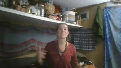 hoodoou online show from March 31, 2:56 am