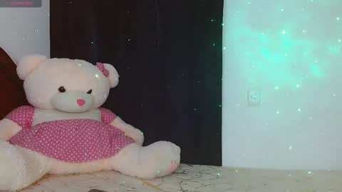 Hoollly Jones online show from October 16, 4:50 pm