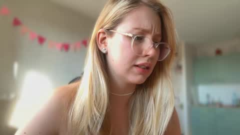 Snapshot of horney_audrey chatting on October 14, 3:09 am Audrey online show from October 14, 3:09 am