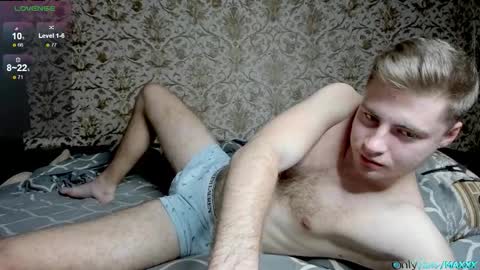 Max online show from November 18, 9:07 pm