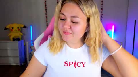 HornyCakee online show from September 17, 9:46 am