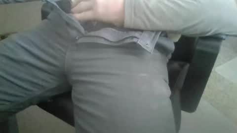 hornyhubby1001 online show from December 19, 7:09 pm