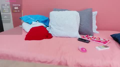 Snapshot of hornylatimommy chatting on October 14, 7:28 pm Natasha online show from October 14, 7:28 pm