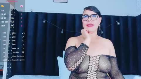 Snapshot of hornylatimommy chatting on September 22, 7:07 pm Natasha online show from September 22, 7:07 pm
