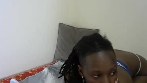 Snapshot of hornysouls01 chatting on March 4, 10:05 pm hornysouls01 online show from March 4, 10:05 pm