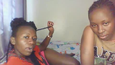 Snapshot of hornysouls01 chatting on September 24, 7:15 am hornysouls01 online show from September 24, 7:15 am