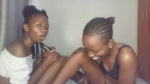 Snapshot of hornysouls01 chatting on September 21, 7:01 am hornysouls01 online show from September 21, 7:01 am