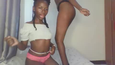 Snapshot of hornysouls01 chatting on September 22, 7:12 am hornysouls01 online show from September 22, 7:12 am