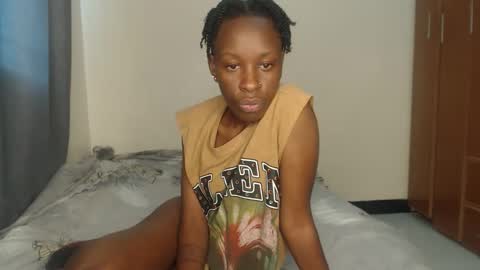 Snapshot of hornysouls01 chatting on October 13, 7:32 am hornysouls01 online show from October 13, 7:32 am