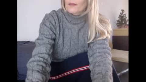 Snapshot of hornyssima chatting on February 2, 3:49 pm Hornyssima online show from February 2, 3:49 pm