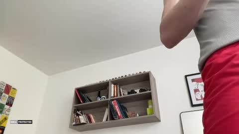 Travis online show from April 22, 9:05 am