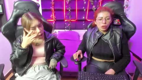 Snapshot of hornyy_mom chatting on February 22, 12:29 pm hornyy mom online show from February 22, 12:29 pm