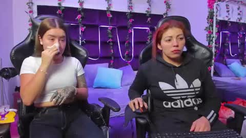 Snapshot of hornyy_mom chatting on September 22, 1:15 pm hornyy mom online show from September 22, 1:15 pm