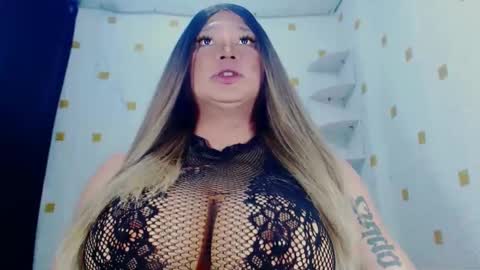 YOUR MAJESTY LUCY PEARL online show from January 27, 3:50 pm