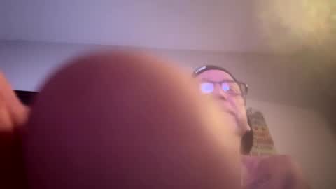 Snapshot of hoss43040 chatting on September 23, 1:10 am hoss43040 online show from September 23, 1:10 am