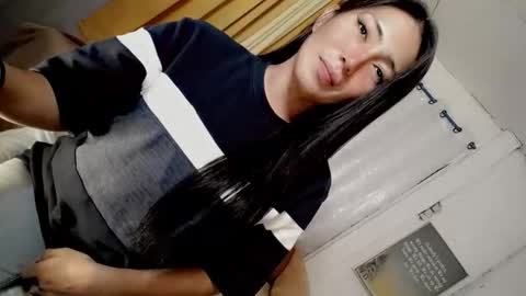 its me CLAUDIA online show from February 9, 5:44 am