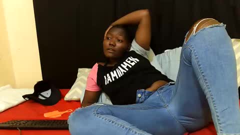 Snapshot of hot_darling95 chatting on September 9, 1:44 pm Milly online show from September 9, 1:44 pm