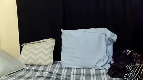 Snapshot of hot_darling95 chatting on October 14, 6:22 pm Milly online show from October 14, 6:22 pm