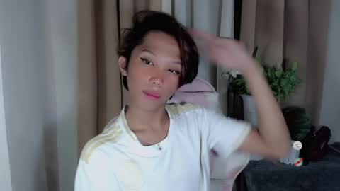 Khianna online show from May 17, 11:08 am