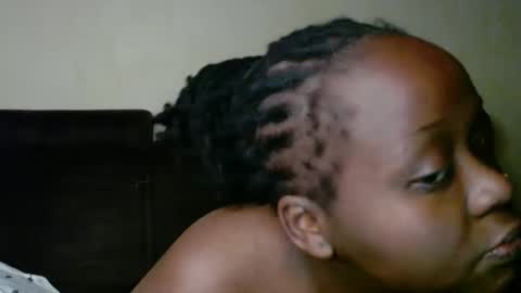 Linah online show from November 23, 8:18 pm