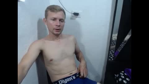 Snapshot of hot_mann11 chatting on September 24, 11:22 pm angel online show from September 24, 11:22 pm