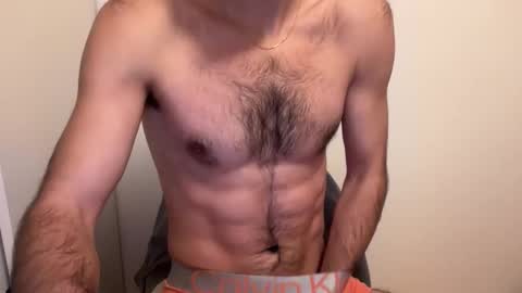 hot_men_athlete online show from January 16, 12:36 pm