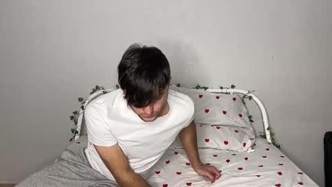 Sara and Sam online show from December 22, 1:51 pm