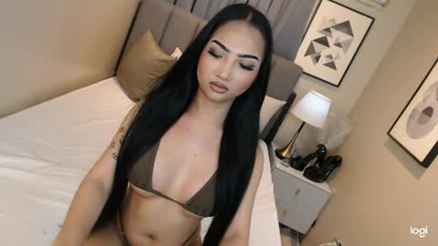 hot_nikki69 online show from April 2, 5:15 am