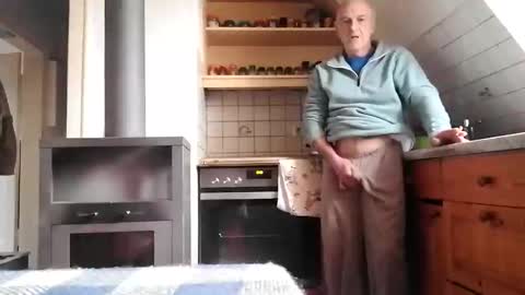 hot_pervert_games online show from April 12, 10:08 am