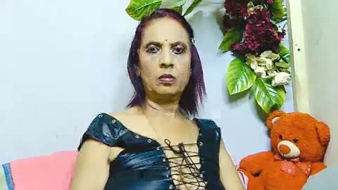 hot queen online show from June 27, 1:39 pm