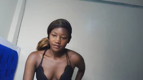 Milly online show from July 28, 3:26 am